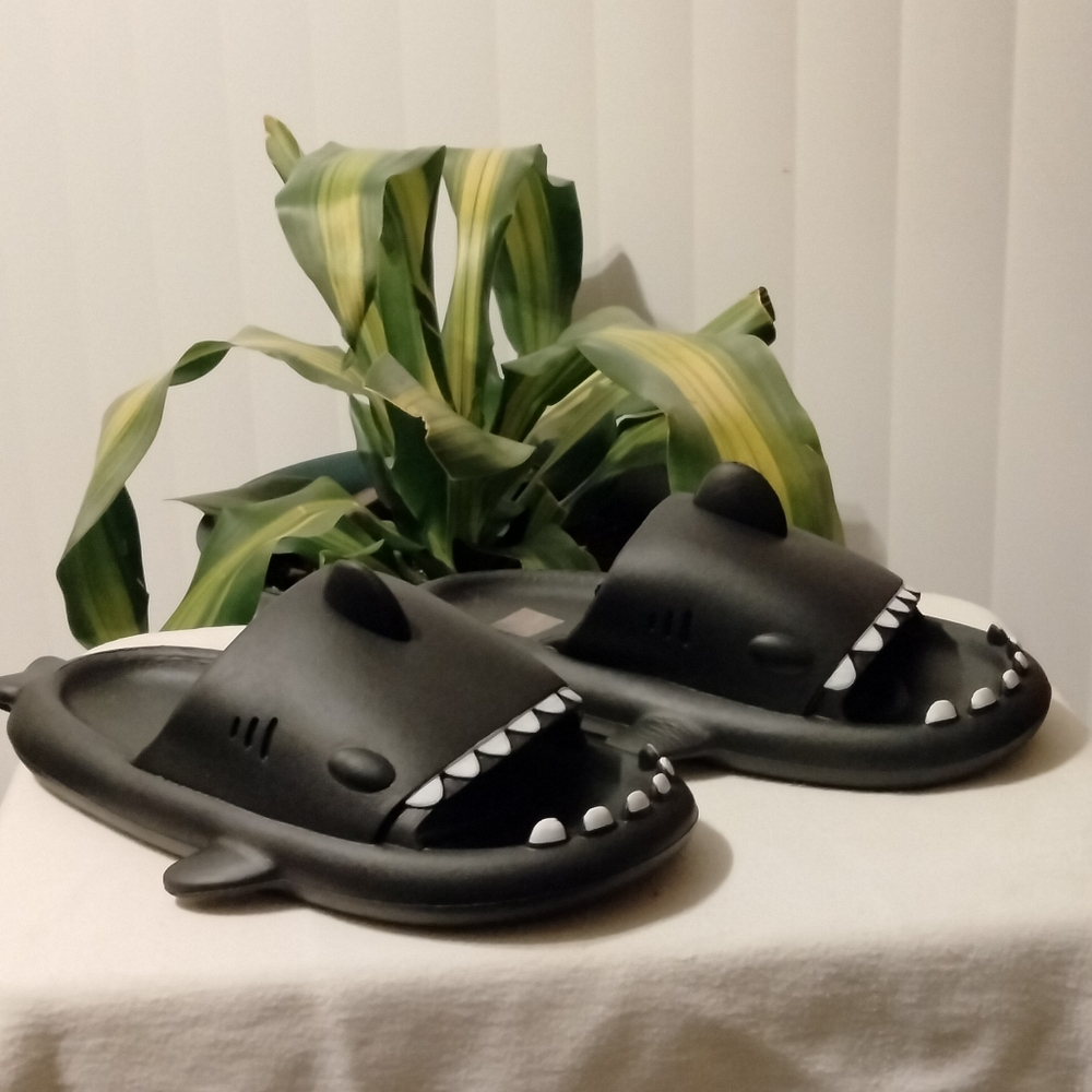 Black Slip-on - Picture 3 of 3